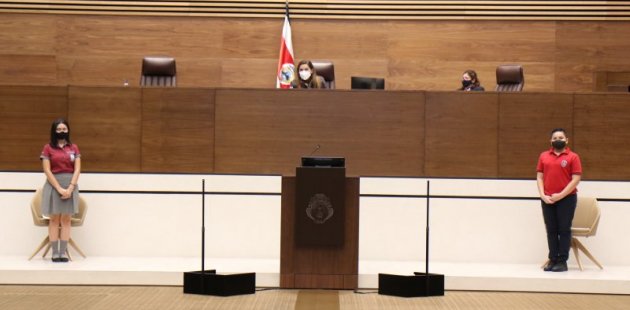 Estudiantes se expresan ante diputados