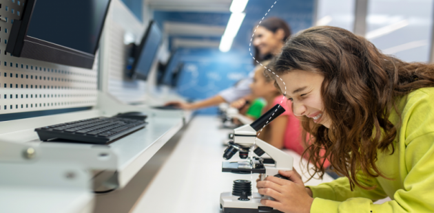 colegialas reciben becas para habilidades digitales