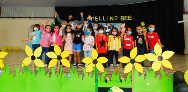 Niños participan en Festival de inglés