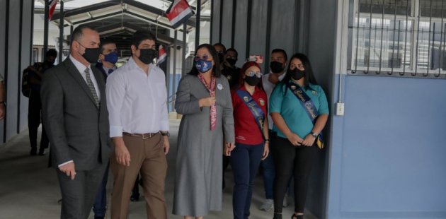 Autoridades realizan recorrido por las nuevas instalaciones