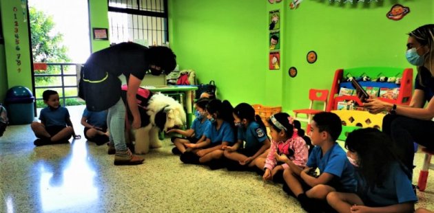 Clase con perros para trabajar emociones 