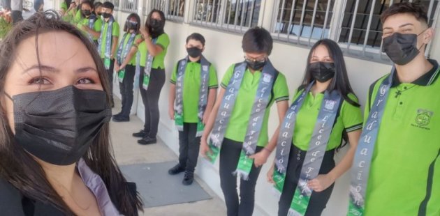 Estudiantes del Frailes de Desamparados en graduación