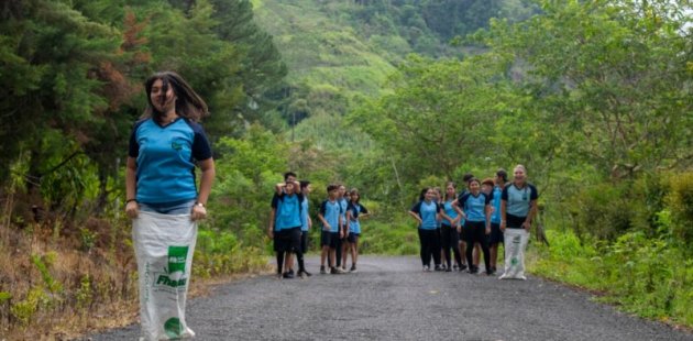 Estudiantes conviven para fortalecer su amistad 