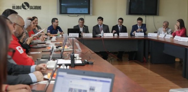 Carlos Alvarado, Presidente de la República y equipo de trabajo