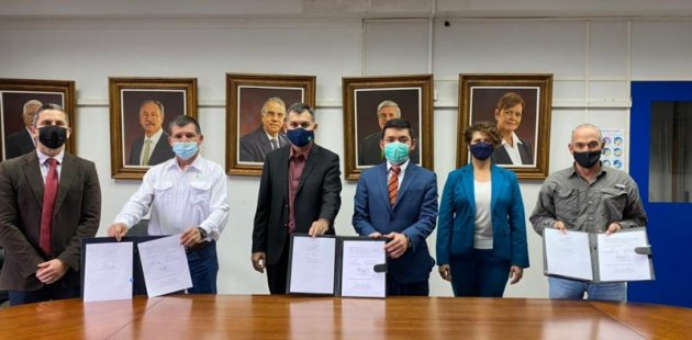 Representantes de las instituciones involucradas 