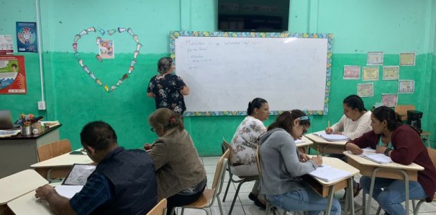 Personas adultas aprenden