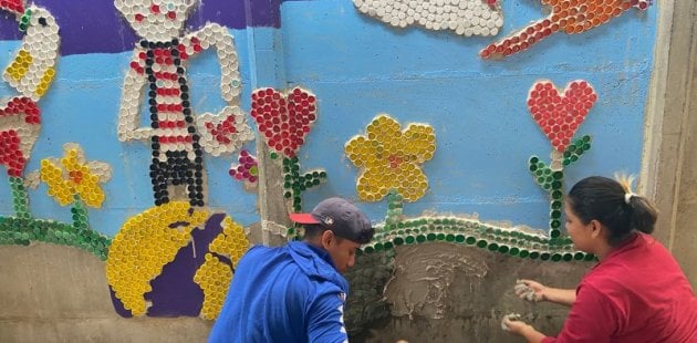 Reciclar plástico en motivación