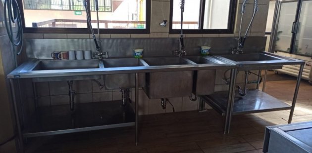 Área de Cocina con acero inoxidable 