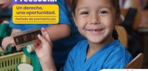 Niña de preescolar en su centro educativo 