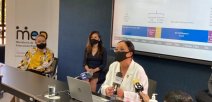 Imagen de la conferencia de prensa del anuncio de interrupción del curso lectivo