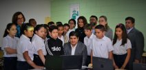 Carlos Alvarado, Presidente de República estudiantes de la escuela Rep. Dominica