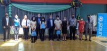 Entrega oficial de kits educativos para estudiantes migrantes