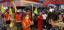 Antorcha es portada por estudiantes en San José 