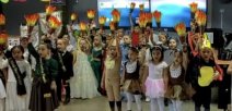 Estudiantes declaman a la patria