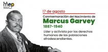 Marcus Garvey posando para la fotografía.