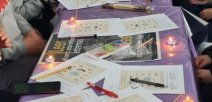 estudiantes participan en grupos de adaptación al estrés 