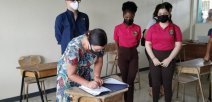Ministra firma convenio MEP-INA