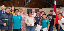 Jerarcas del MEP y miembros de la comunidad de la Carpio