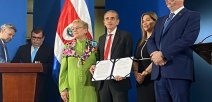 Ministra de Educación Pública, Rector de la UNED, Presidente de la República 